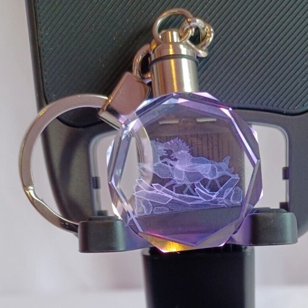 Santa Crystal Key Chain w LED Light - Picture 3 of 6